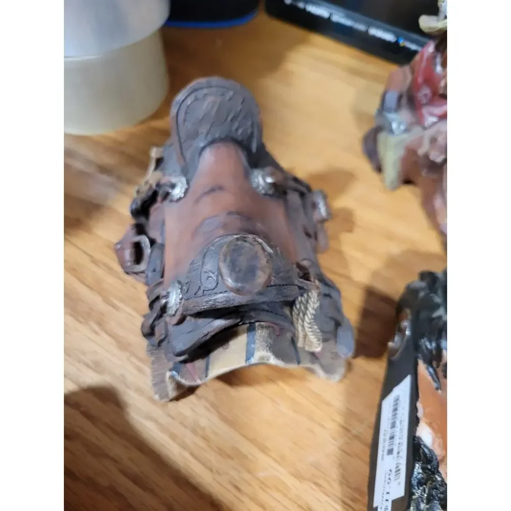 Southwest Theme Small resin Figures, horses, coat hooks, Tabletop Decor Lot of 9 - Picture 4 of 16